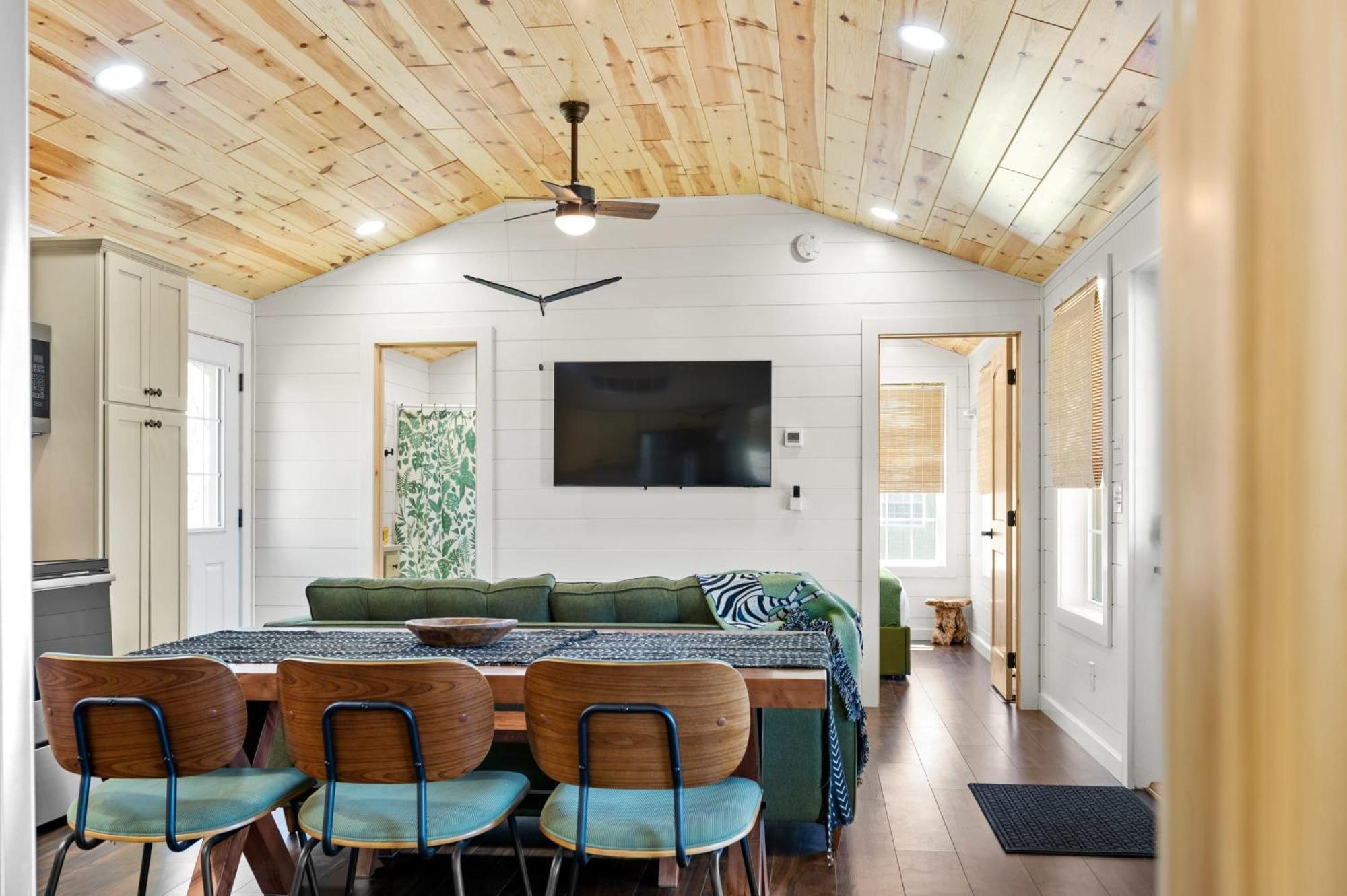 The Lodges At Eden Reserve - Pet Friendly Cabins Near Ark Williamstown Eksteriør bilde