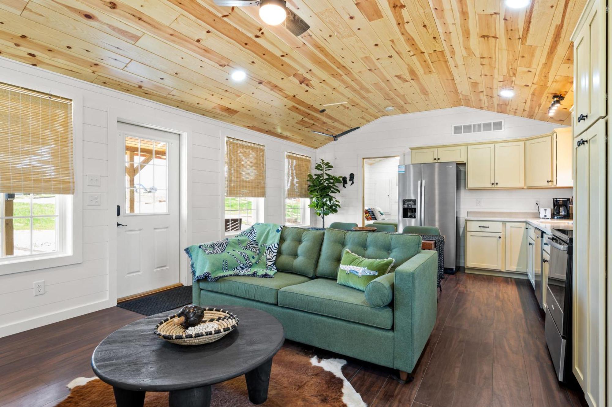 The Lodges At Eden Reserve - Pet Friendly Cabins Near Ark Williamstown Eksteriør bilde