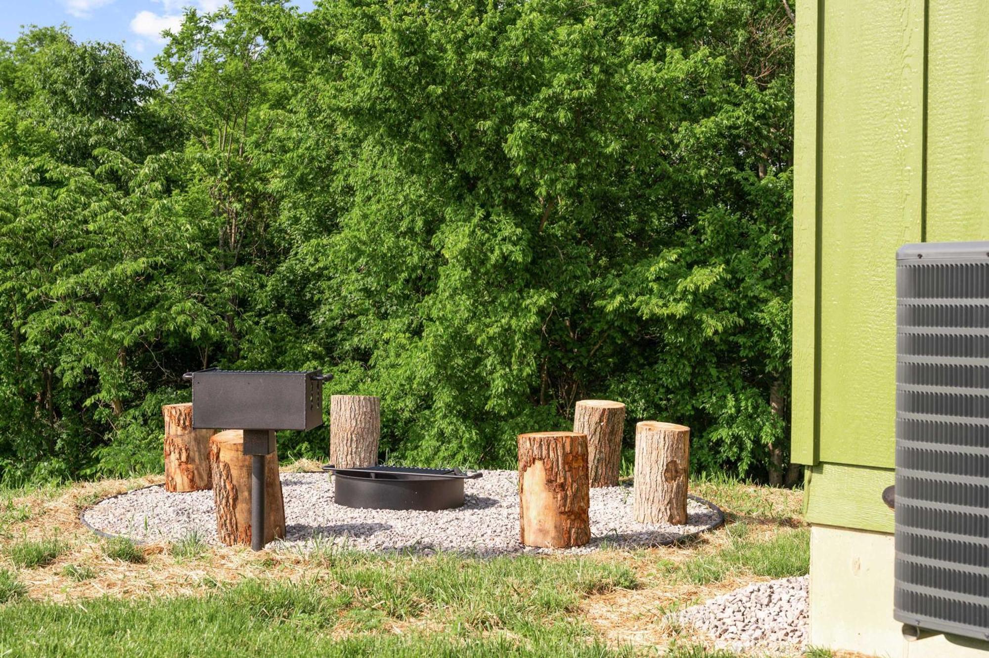 The Lodges At Eden Reserve - Pet Friendly Cabins Near Ark Williamstown Eksteriør bilde